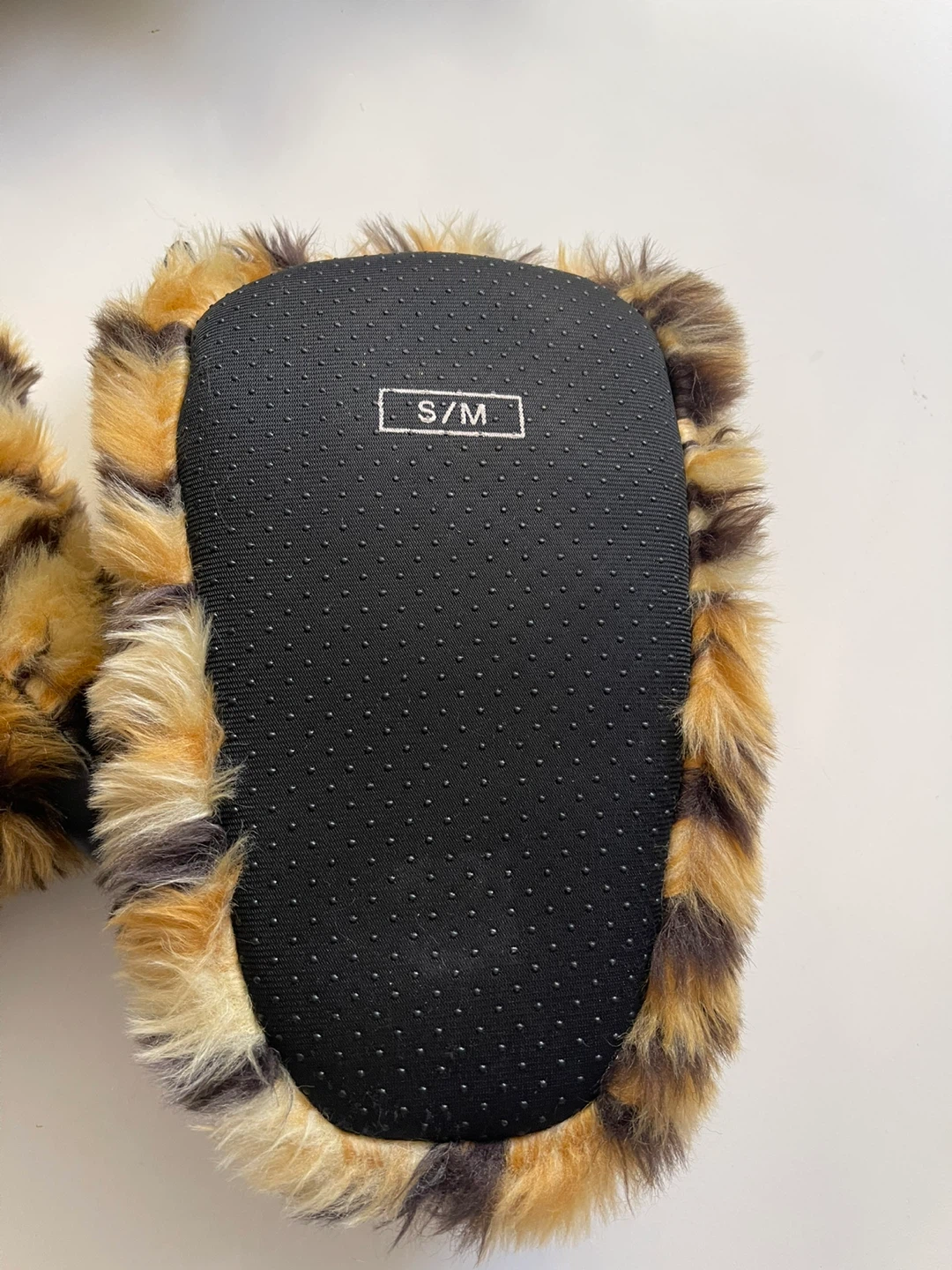 Tiger Paw Slippers S/M - photo 2