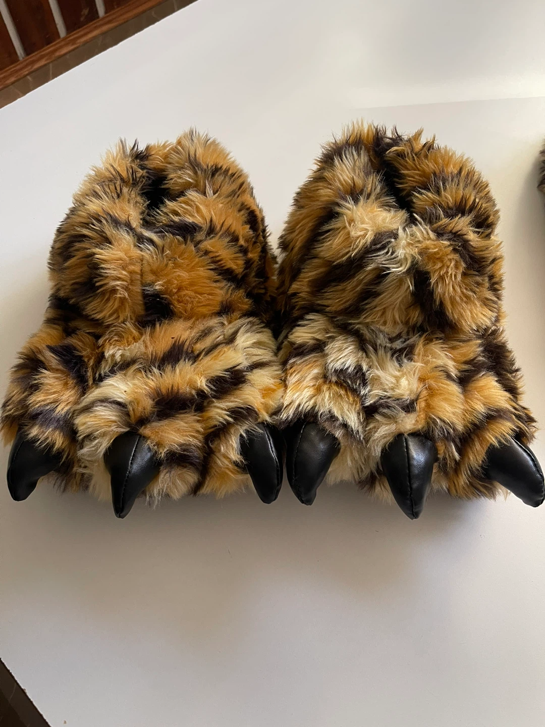 Tiger Paw Slippers S/M - photo 5