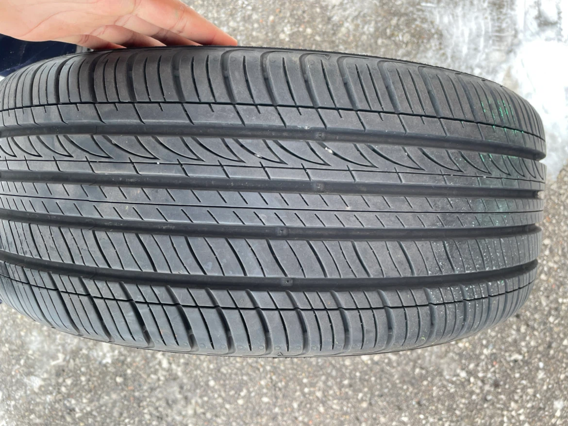 Kumho Majesty Solus Tire and Hyundai Alloy Rim