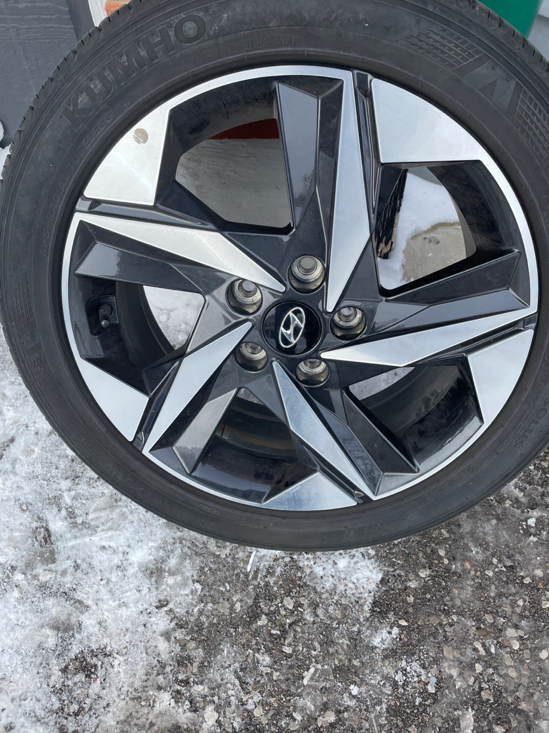 Kumho Majesty Solus Tire and Hyundai Alloy Rim - photo 2