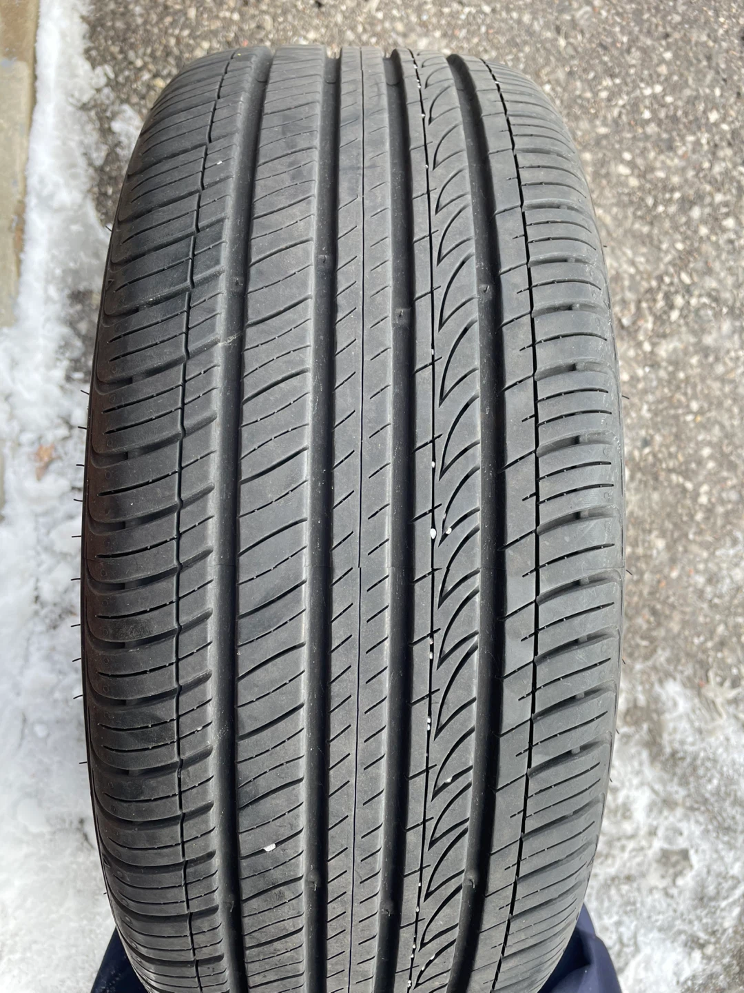 Kumho Majesty Solus Tire and Hyundai Alloy Rim - photo 3