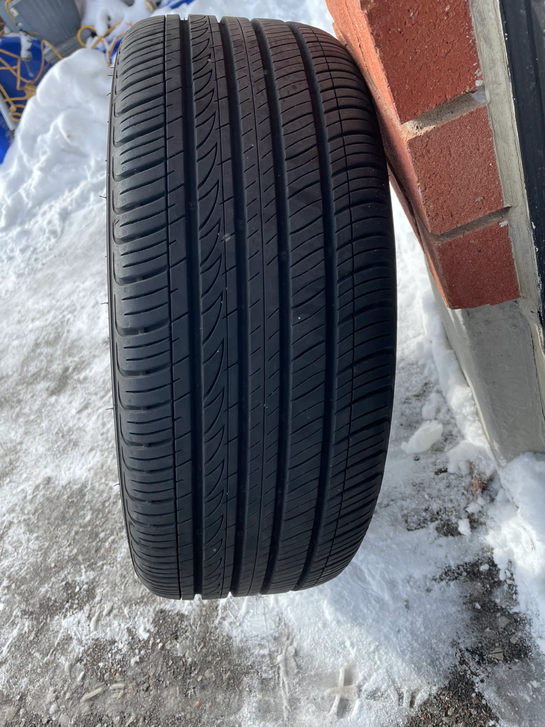 Kumho Majesty Solus Tire and Hyundai Alloy Rim - photo 5
