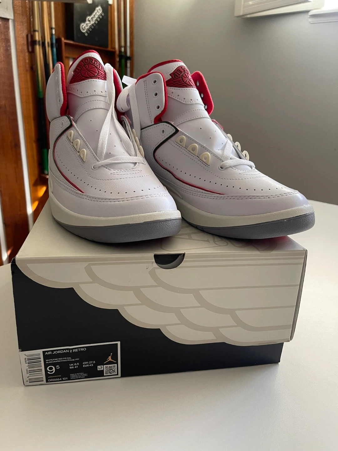 NEW Nike Air Jordan 2 Retro Size 9.5