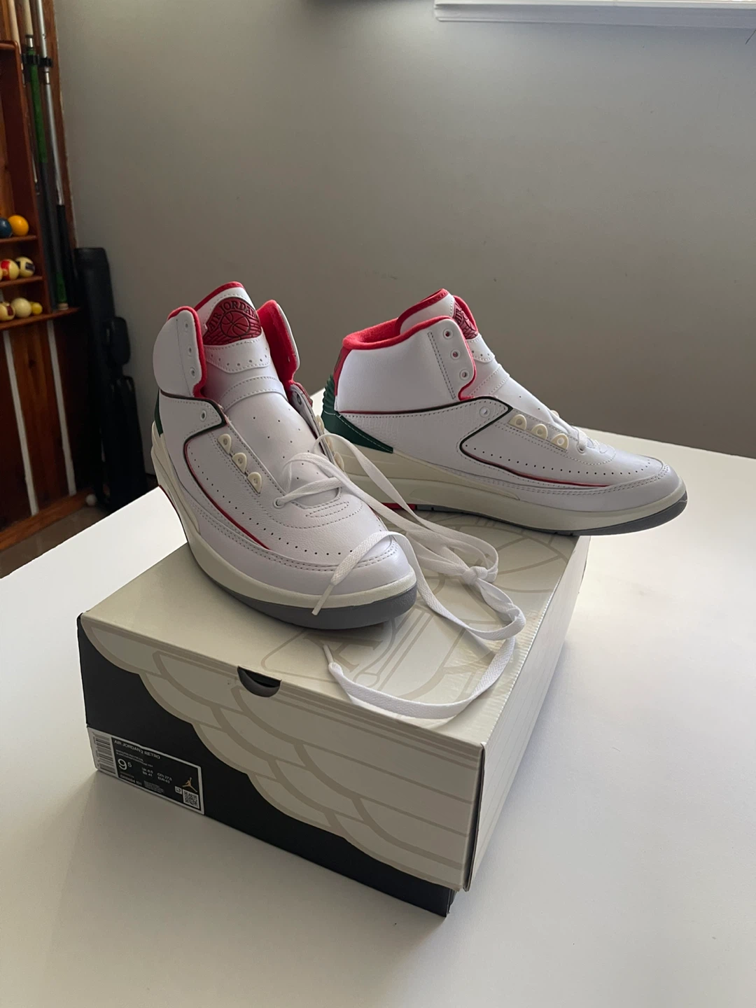 NEW Nike Air Jordan 2 Retro Size 9.5 - photo 2