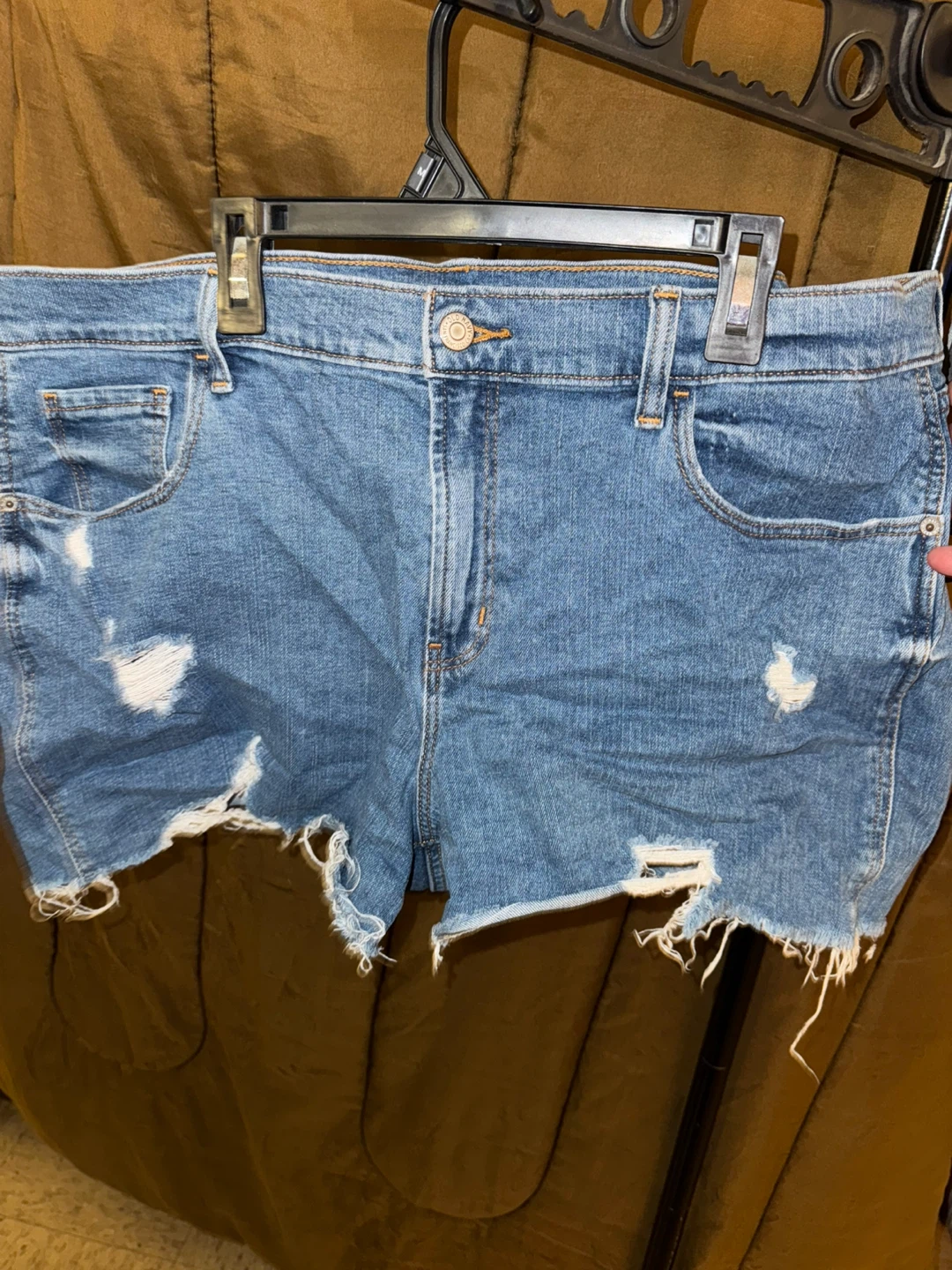 Old Navy Mid-Rise Boyfriend Denim Shorts Size 16
