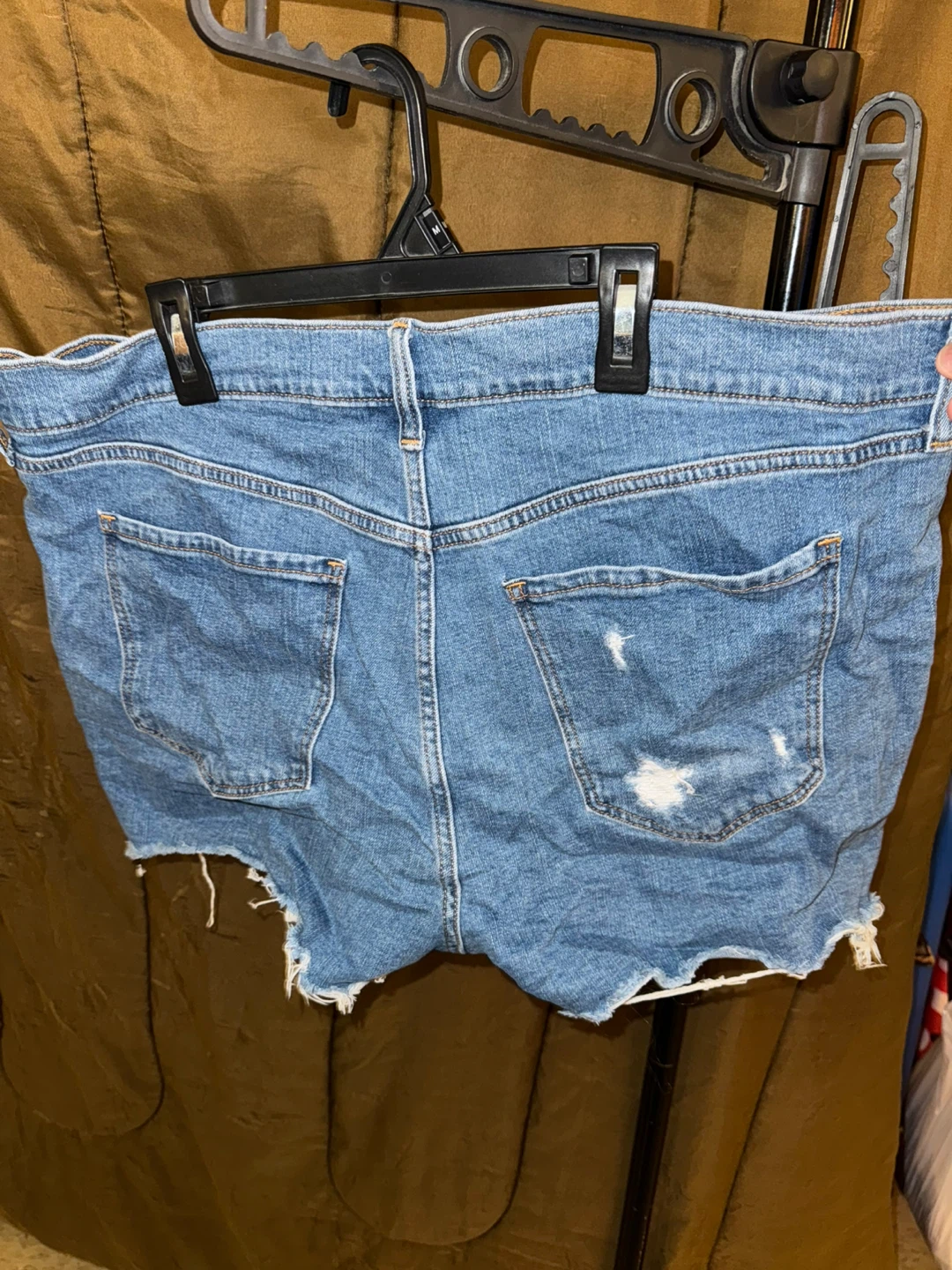 Old Navy Mid-Rise Boyfriend Denim Shorts Size 16 - photo 2