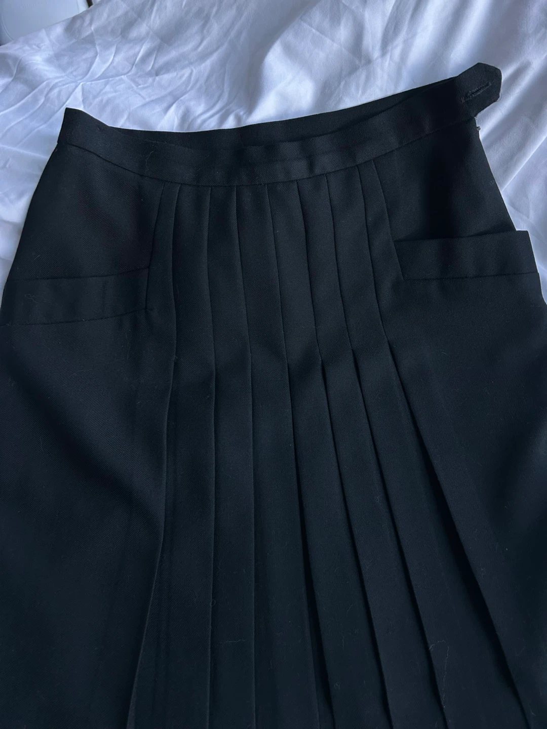 Vintage Heritage House Black. Pleated Midi Skirt