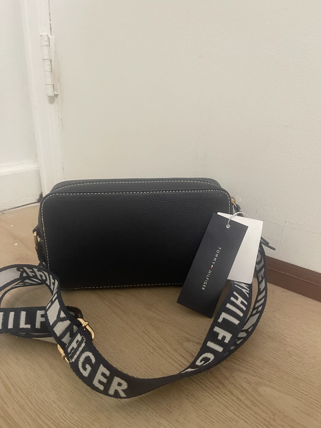 New Tommy Hilfiger Crossbody Bag - photo 2