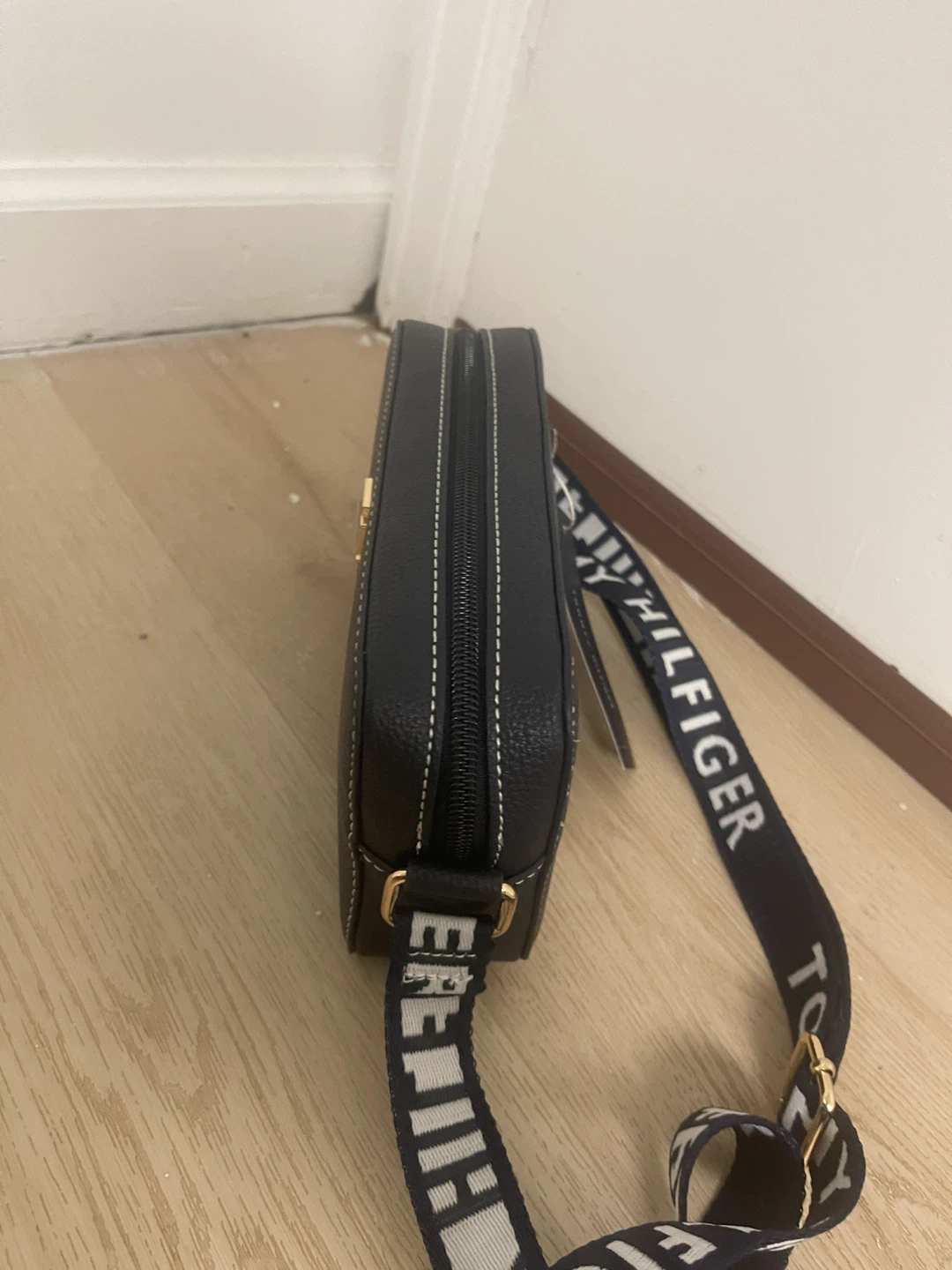New Tommy Hilfiger Crossbody Bag - photo 3