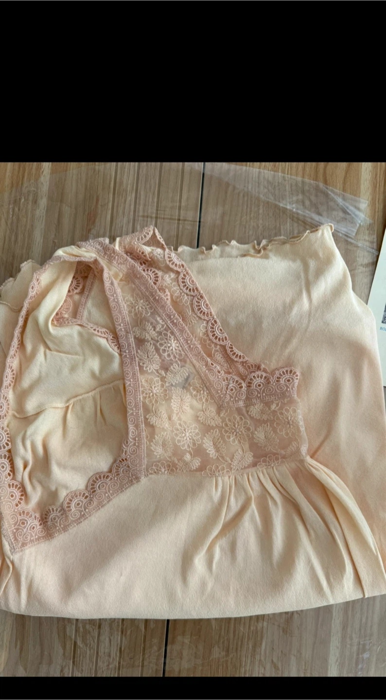 Brand New-2 piece Womens Beige Nightgown & Robe- Reduced! - photo 2