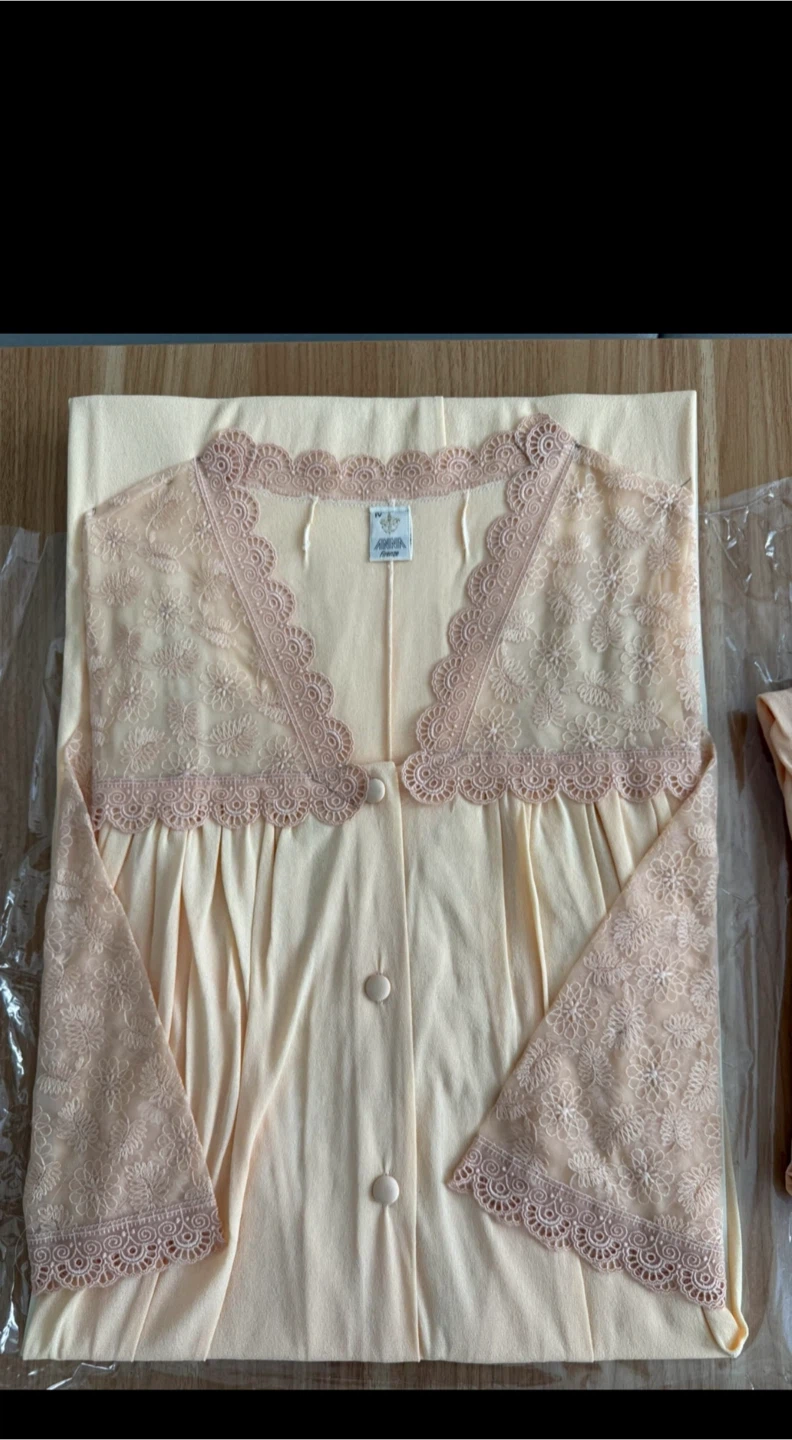 Brand New-2 piece Womens Beige Nightgown & Robe- Reduced! - photo 3