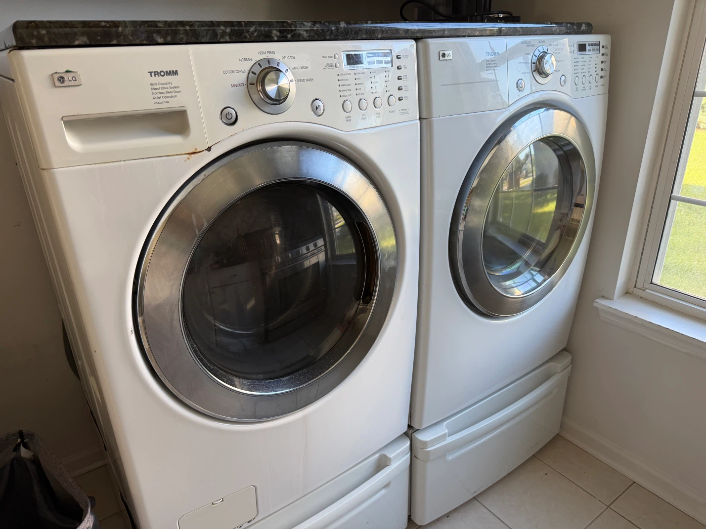 LG Tromm Washer and Gas Dryer Set