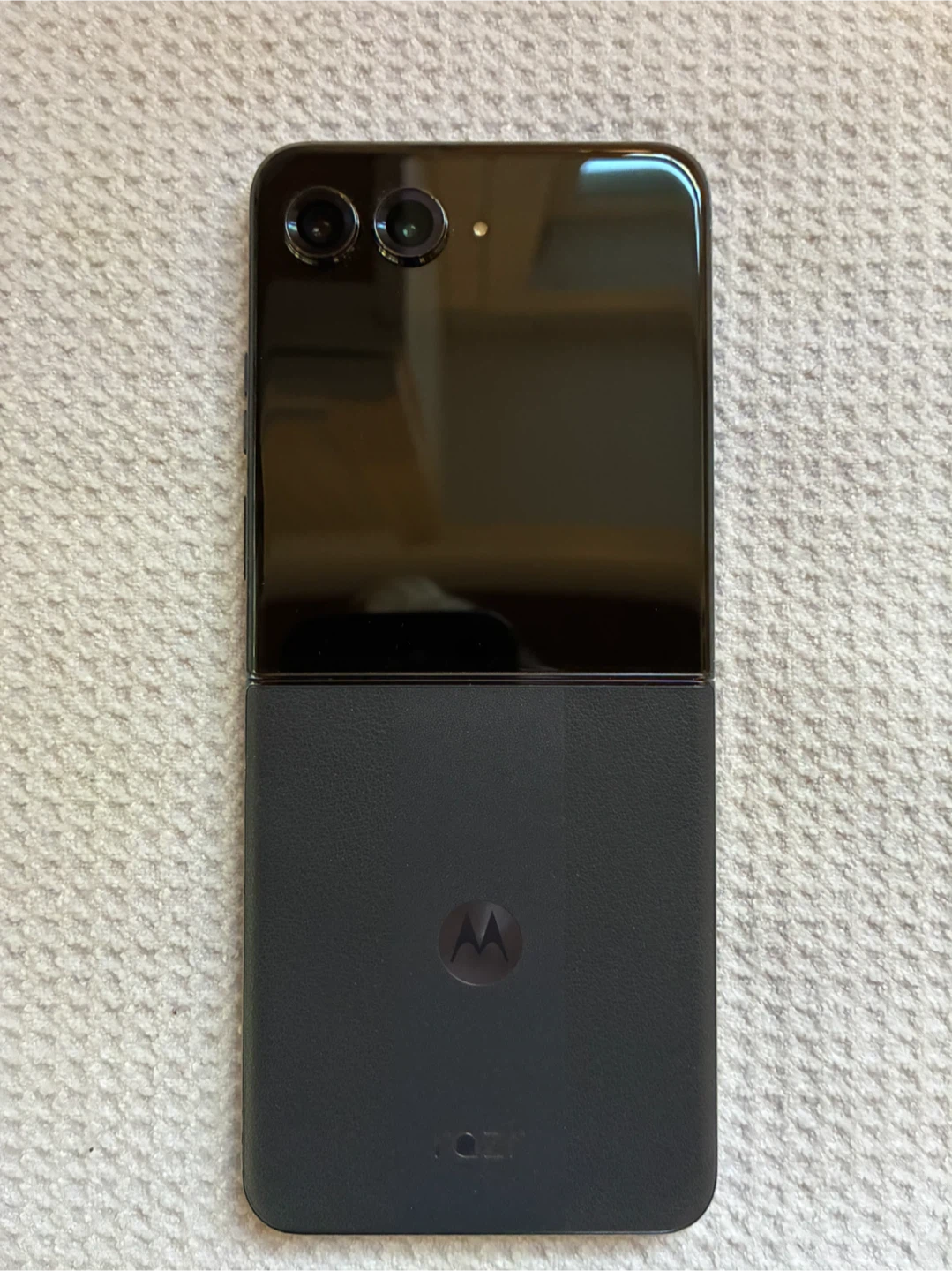 Motorola Razr Plus 2024, Unlocked and in Mint Condition - photo 3