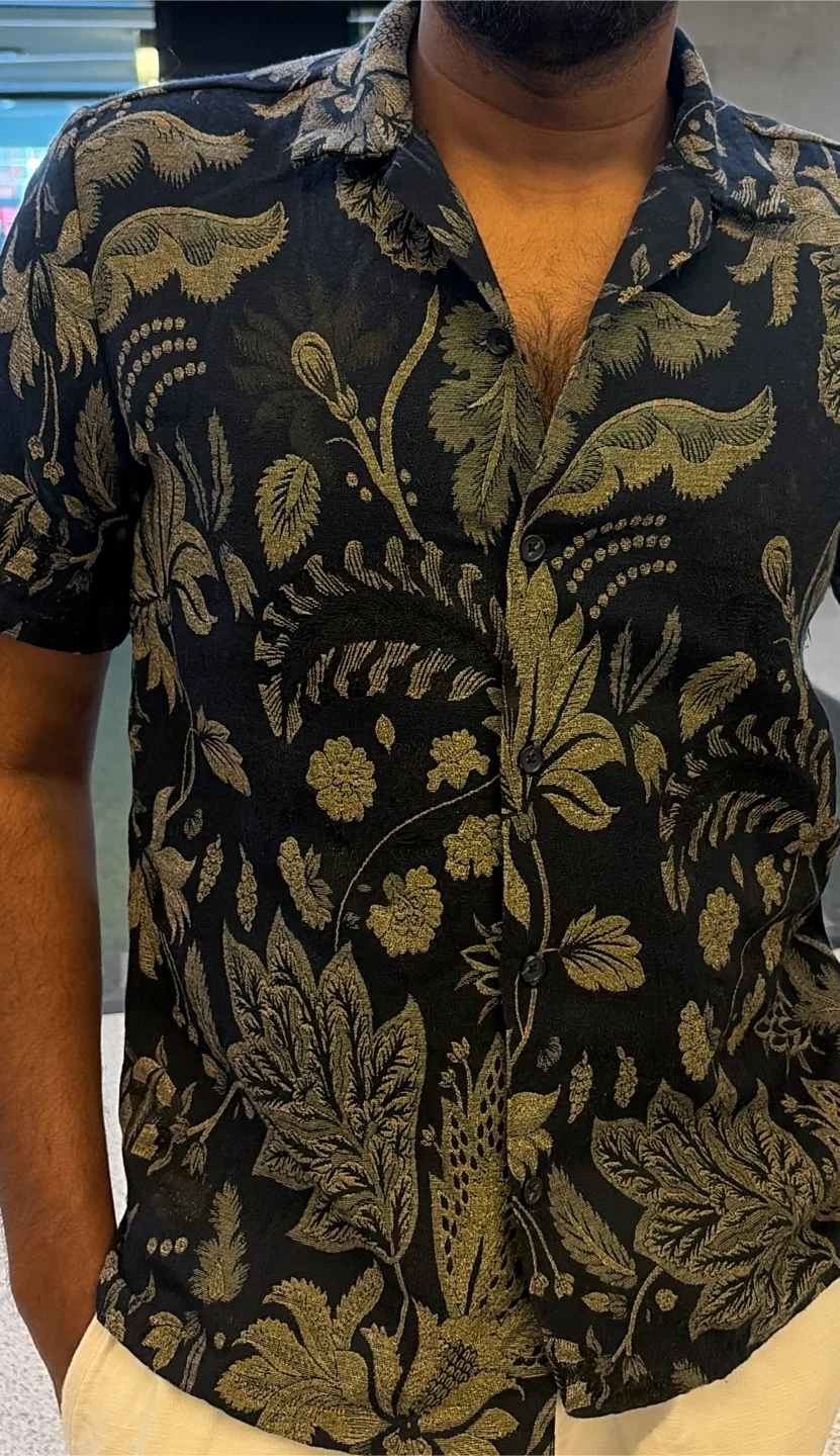Black and Green Floral Pattern Short-Sleeve Shirt