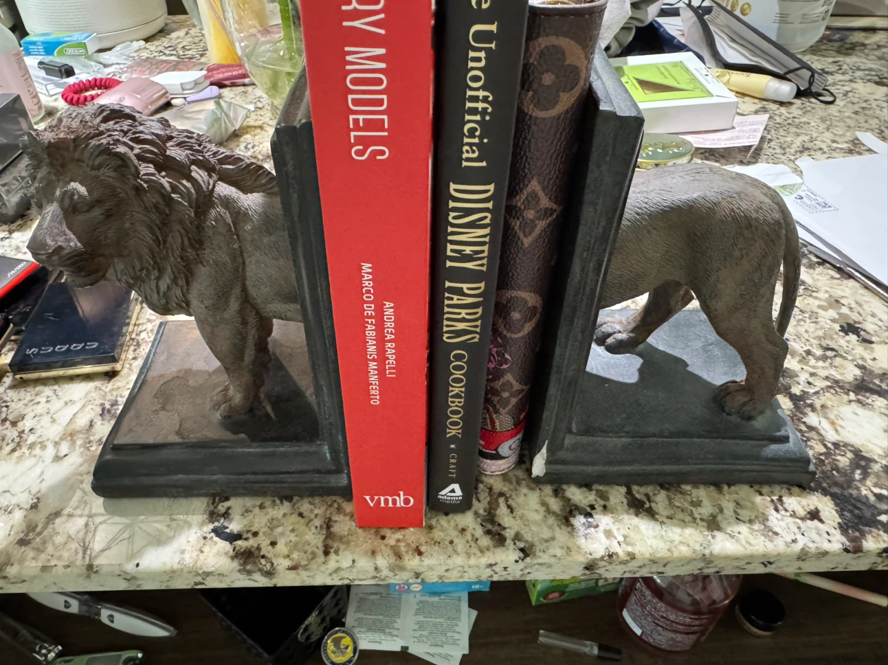 Lion bookends set