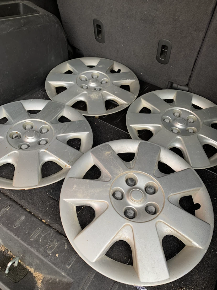 16” Hub Caps