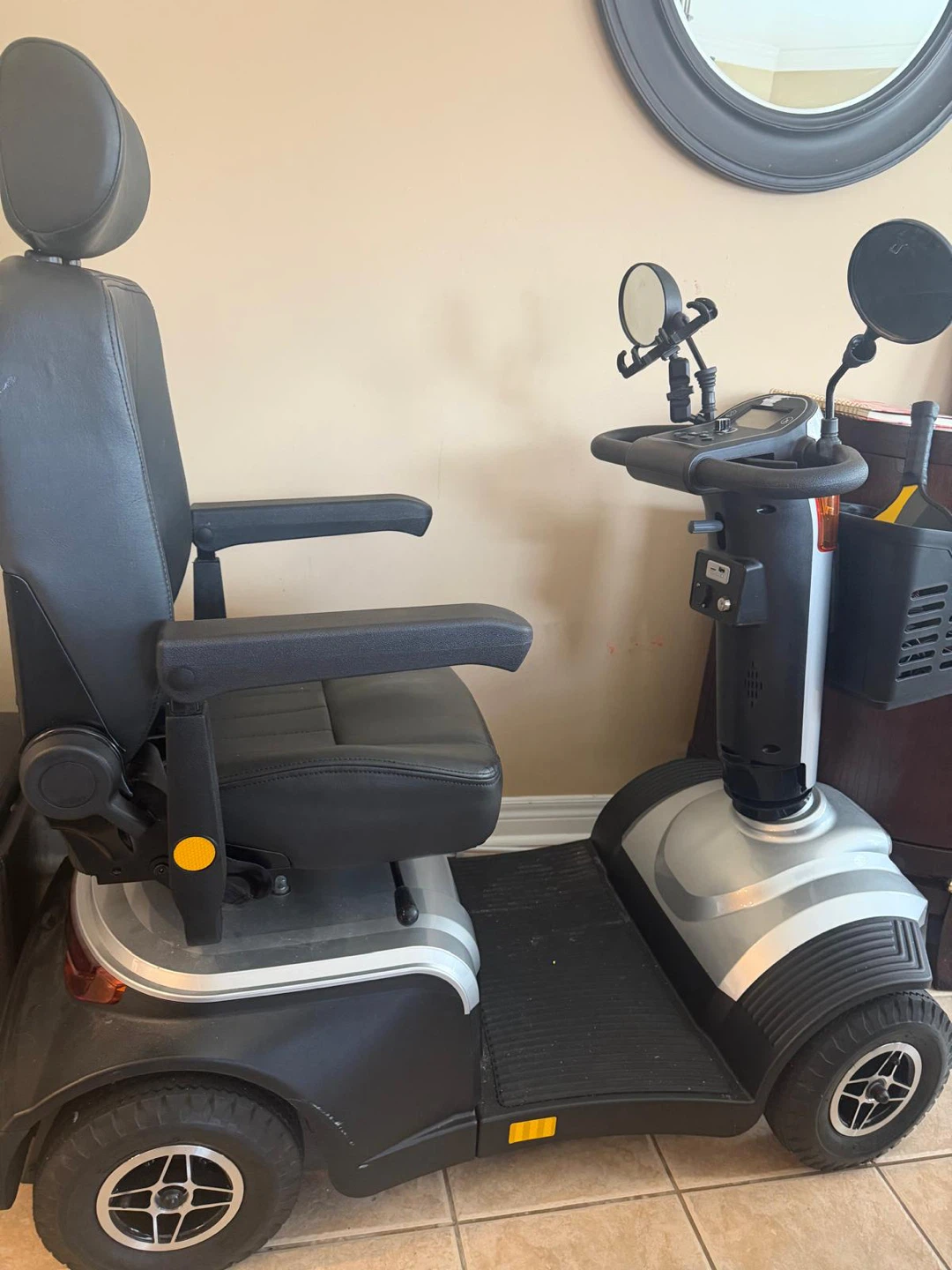 Four-Wheel Mobility Scooter - photo 4
