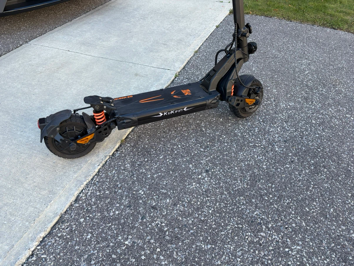 Looking to sell my 2025 KuKirin G2 Master - photo 2