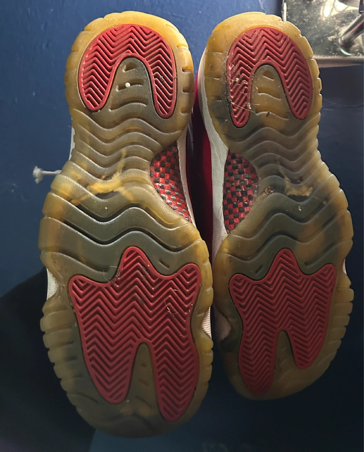 Air Jordan 11 Retro Cherry - photo 3