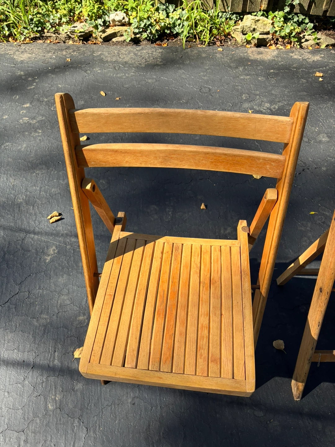 Six folding chairs - photo 2