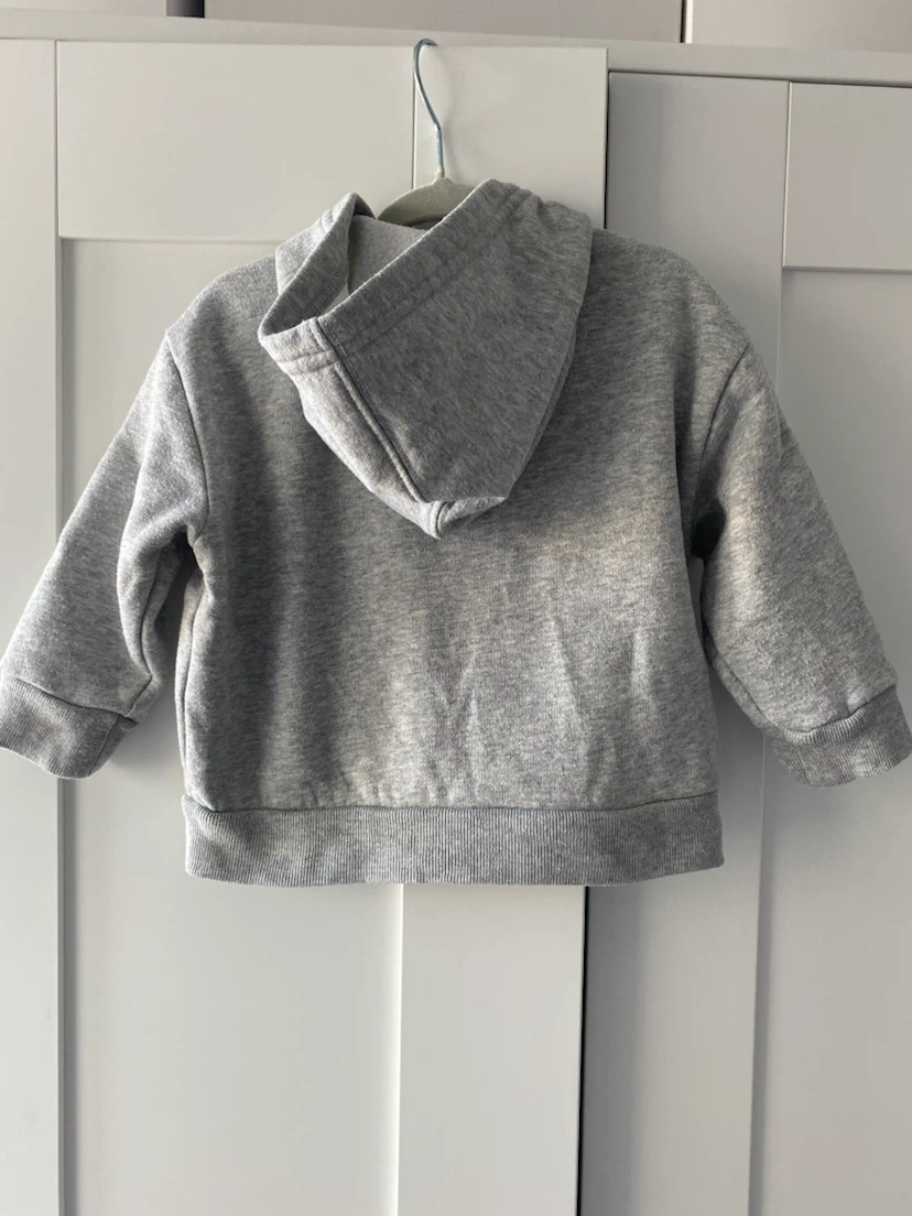 Baby Gap grey zip-up hoodie - photo 3