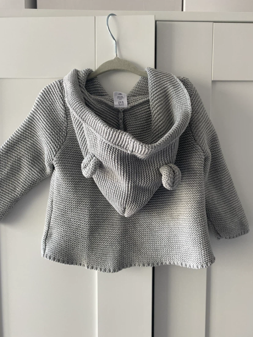 Baby Gap grey knit hooded cardigan - photo 3
