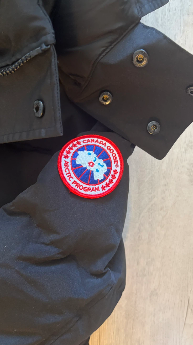 Canada Goose Black Down Jacket - photo 3