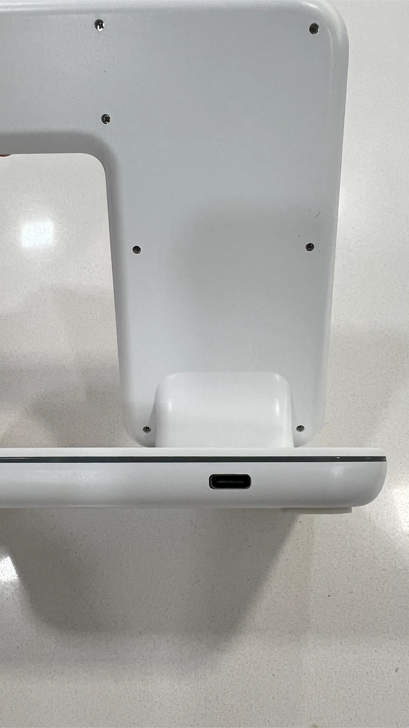 3-in-1 Fast Wireless Charging Station - photo 3