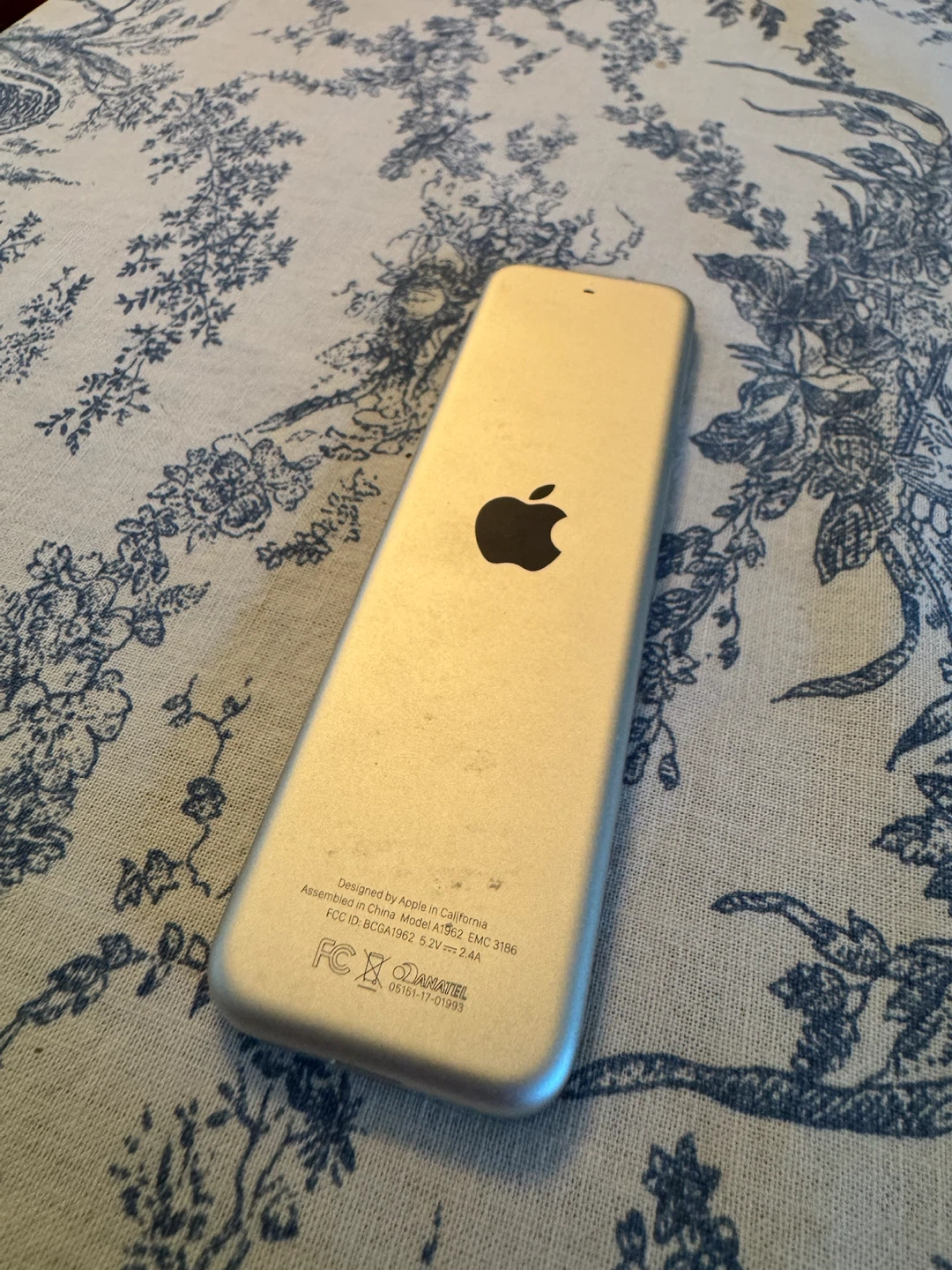 Apple Siri Remote (1st Generation) A1962 – for Apple TV HD / 4K - photo 2