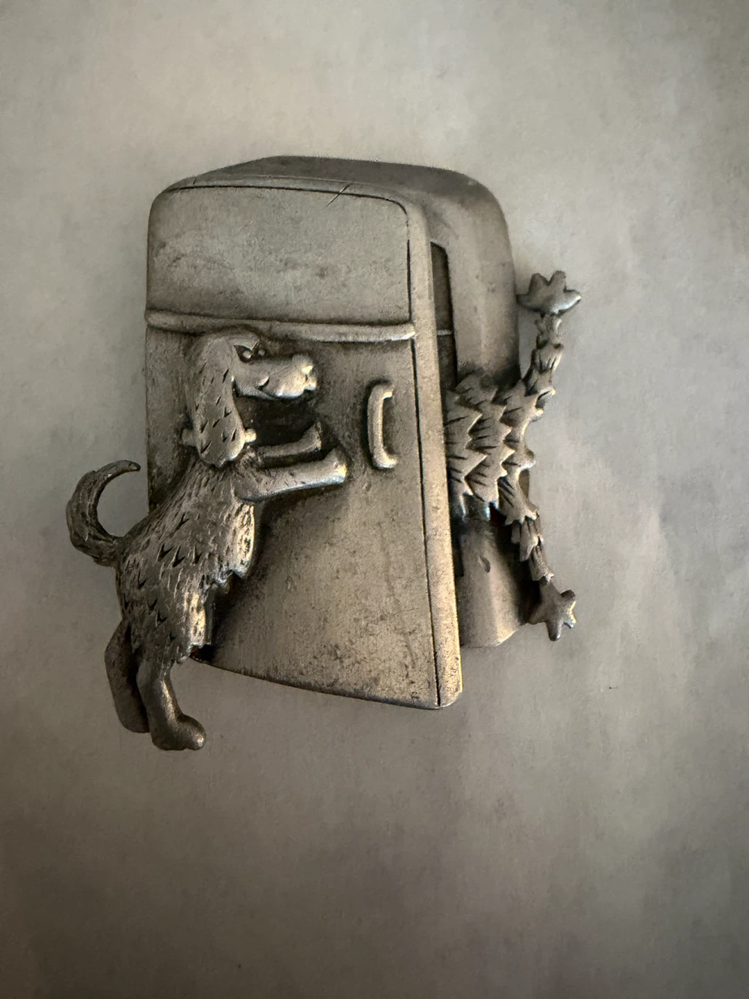 Vintage JJ dog and fridge pewter brooch - photo 4