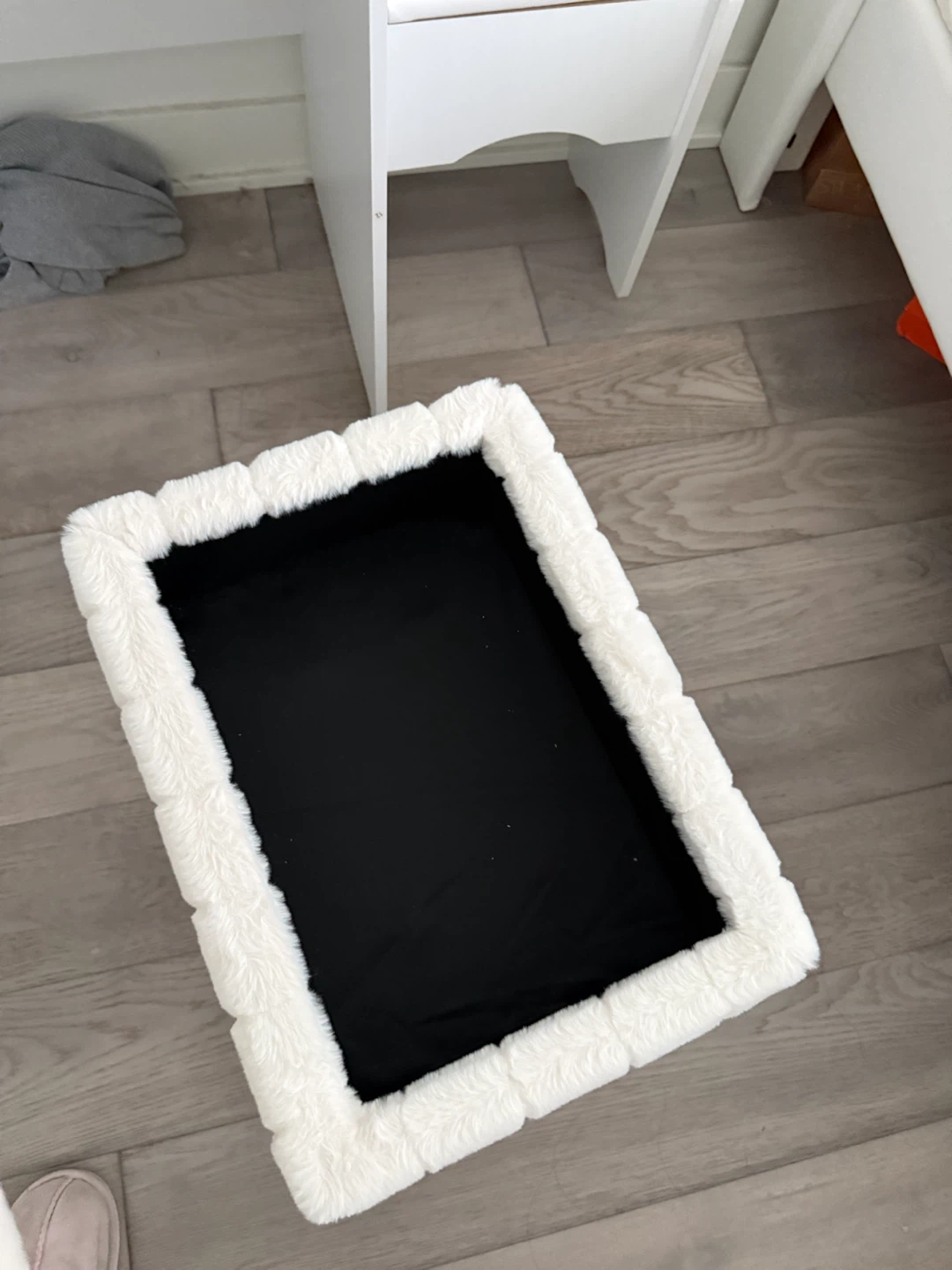 White Faux Fur Storage Ottoman - photo 3