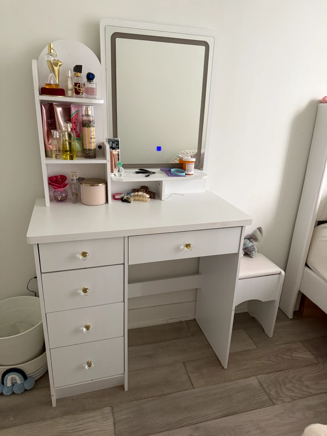 White Vanity Table with LED Mirror - photo 2