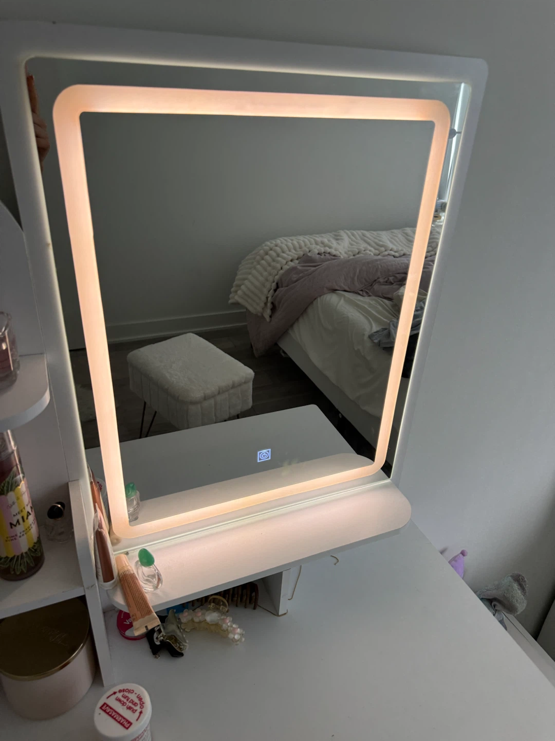 White Vanity Table with LED Mirror - photo 4