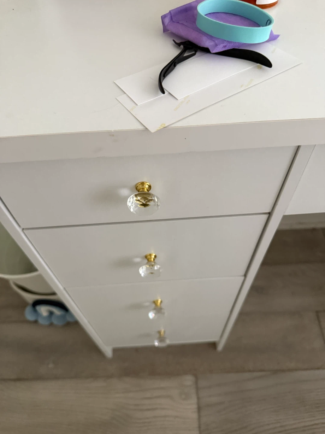 White Vanity Table with LED Mirror - photo 5