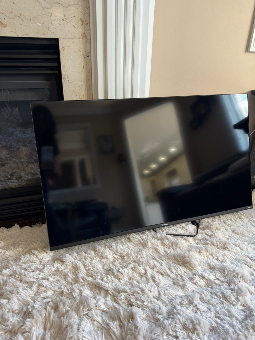 Hisense-43 inch Roku Smart TV - photo 2