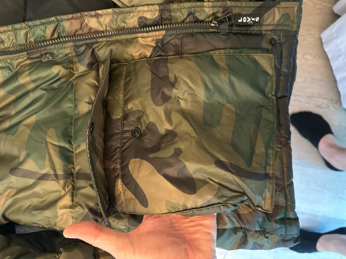 Levi's Camouflage Puffer Jacket Size Small - photo 5