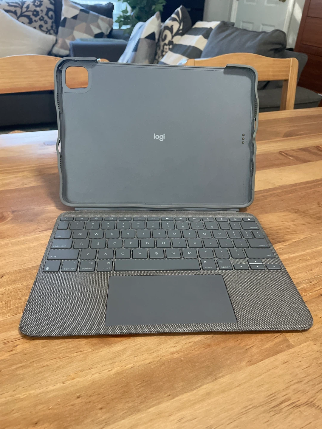 Logitech Combo Touch Keyboard Case for iPad - photo 3