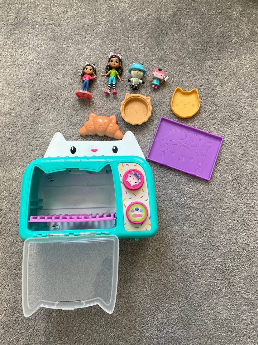 Gabby's Dollhouse Bakey with Cakey Oven Playset