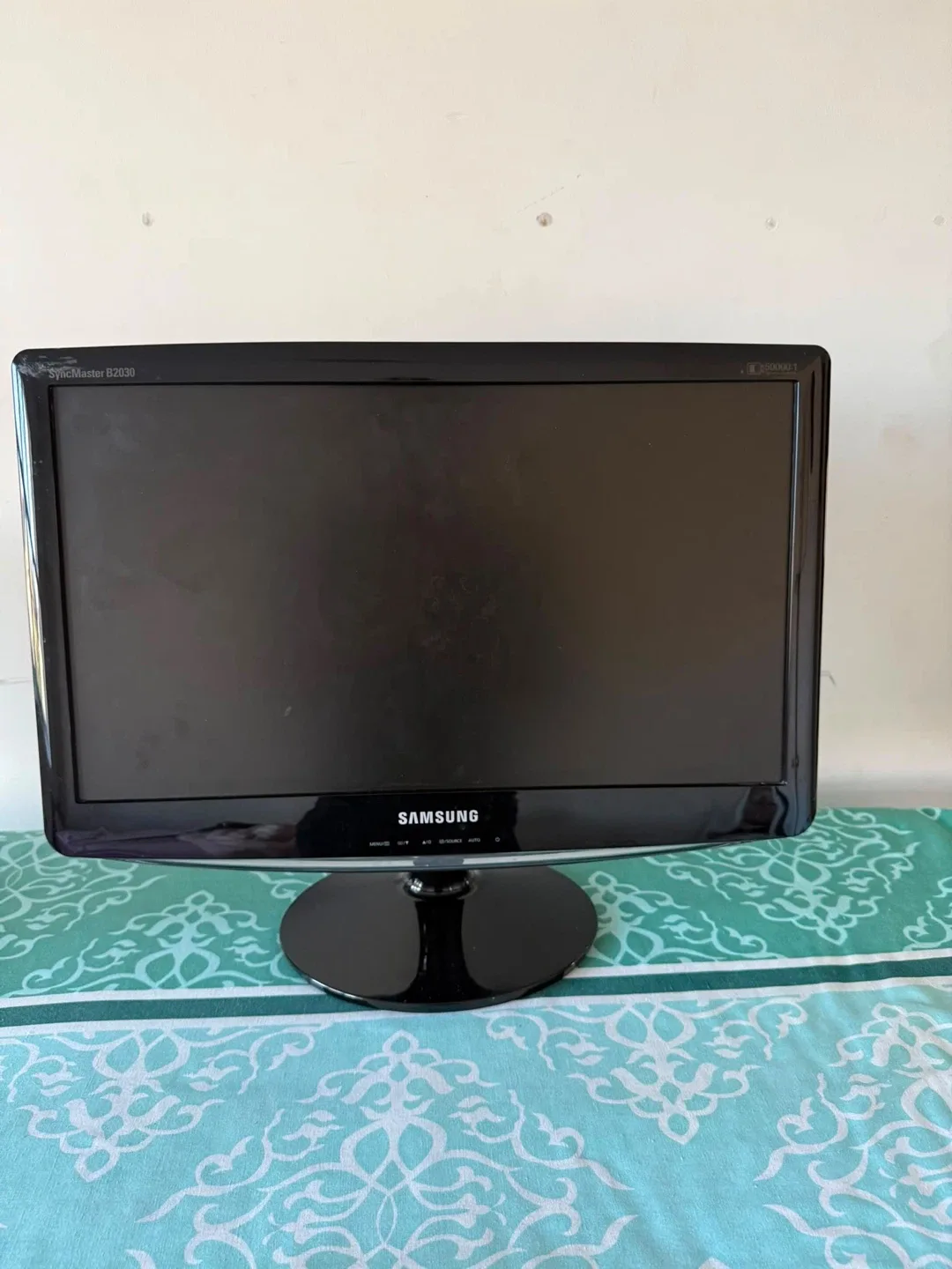 Samsung and Lenovo Computer Monitors