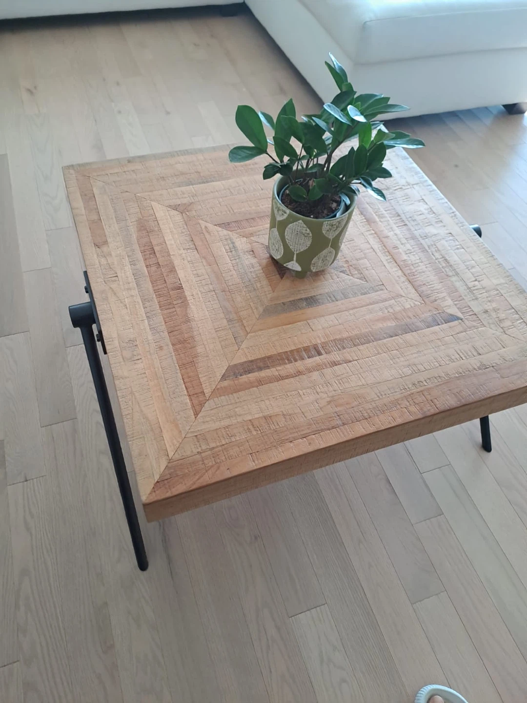 Structube Coffee table