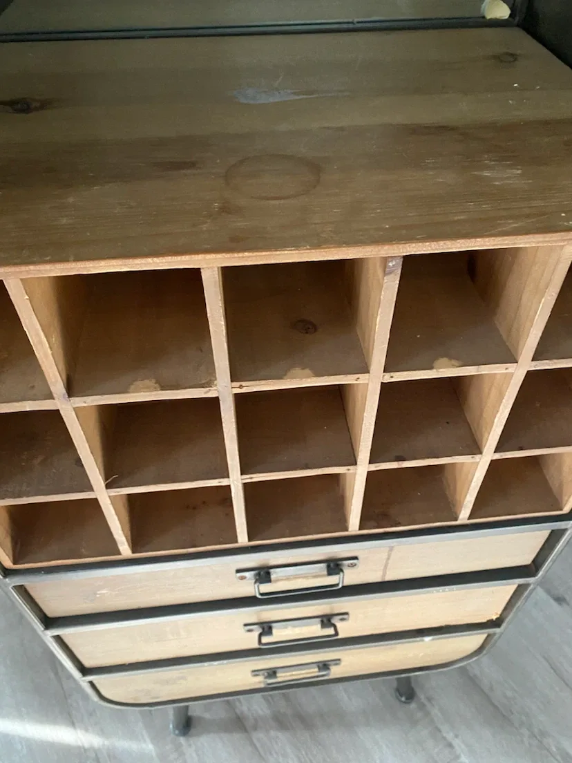 Industrial Style Wine Bar and Storage Unit - photo 2