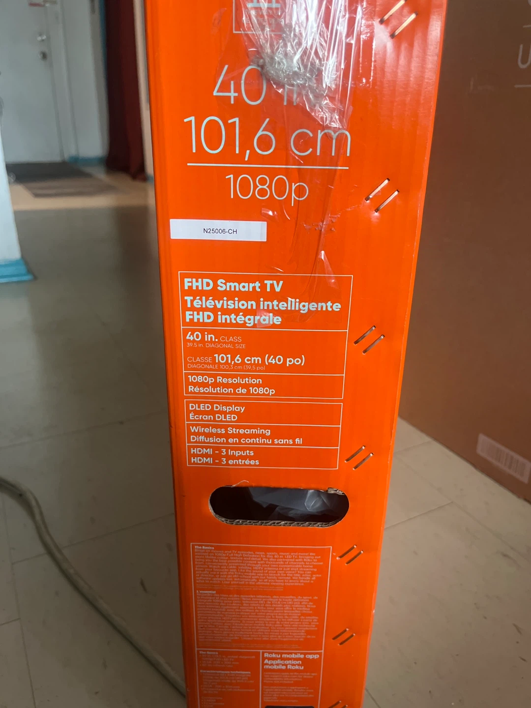 onn. 40 inch FHD Roku Smart TV - photo 2