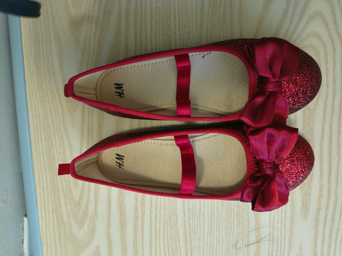 H&M Red Glitter Ballet Flats Size 31