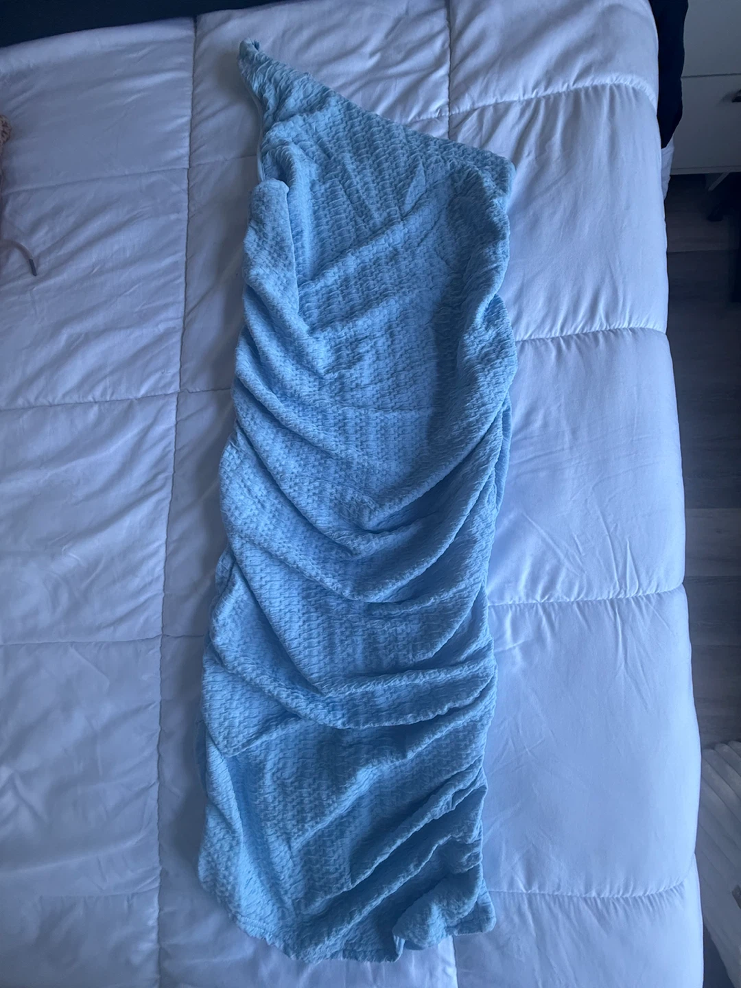 Light blue one-shoulder ruched dress - photo 3