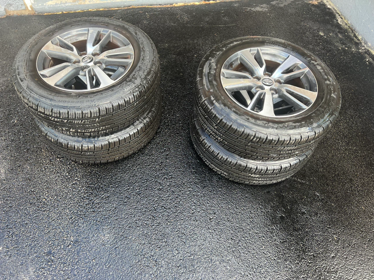 Set of 4 BFGoodrich Advantage Control Tires with Toyota Rims - photo 3
