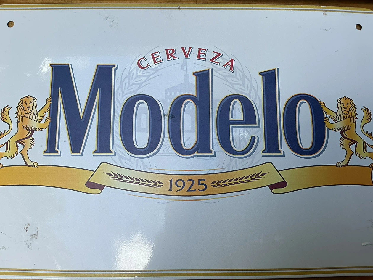 Cerveza Modelo Tin Sign ! - photo 2