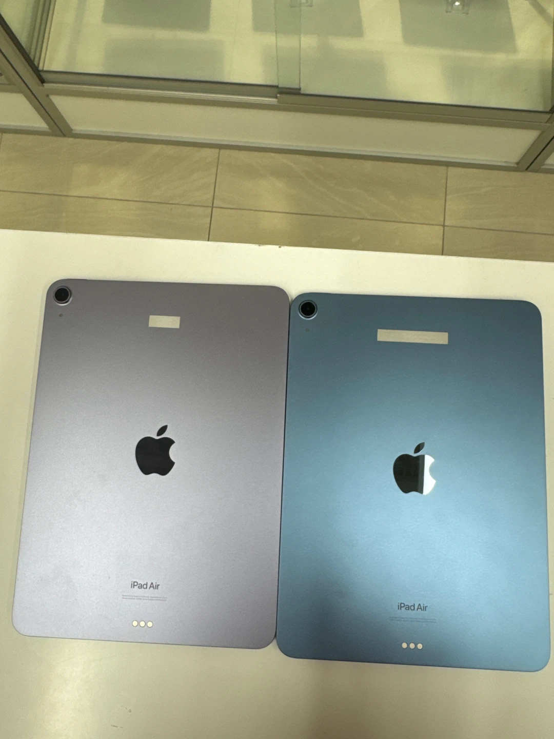 Apple iPad Air 5th Gen - photo 3