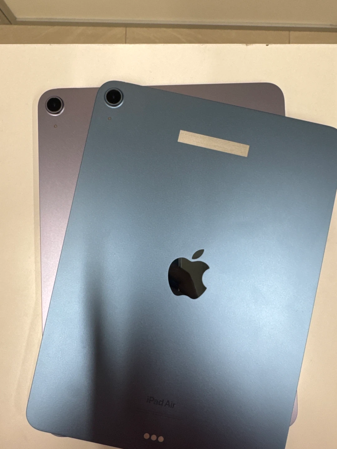 Apple iPad Air 5th Gen - photo 4