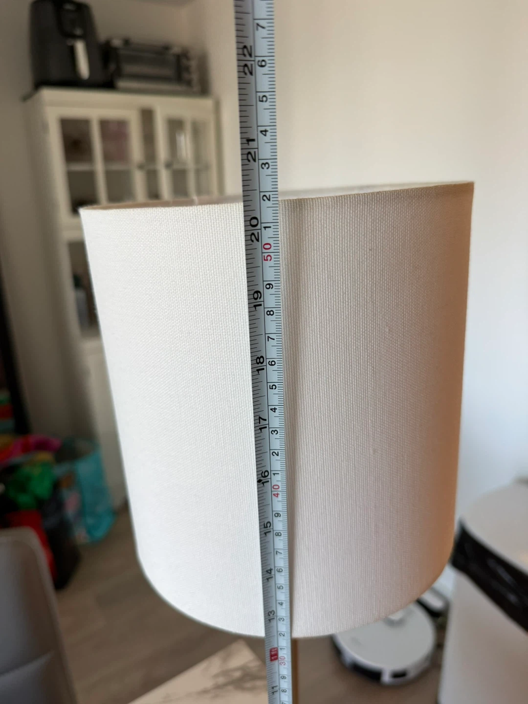 Minimalist table lamp with marble base - photo 3