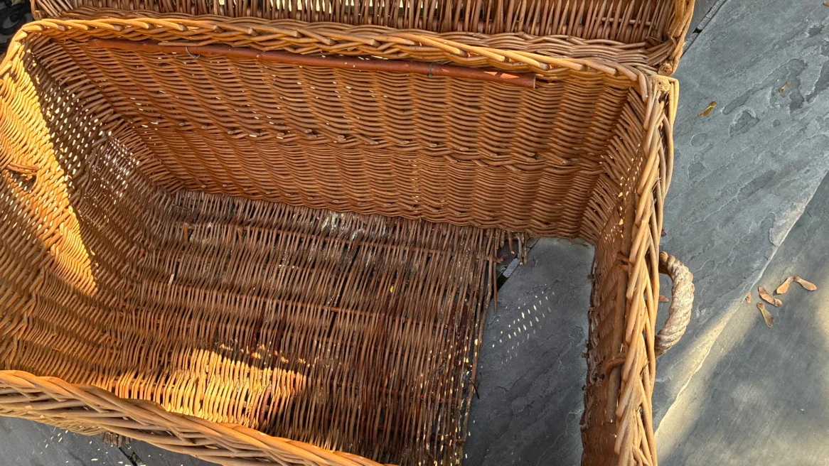 big Vintage Willow Wicker Basket Fall Halloween Porch Decor - photo 4